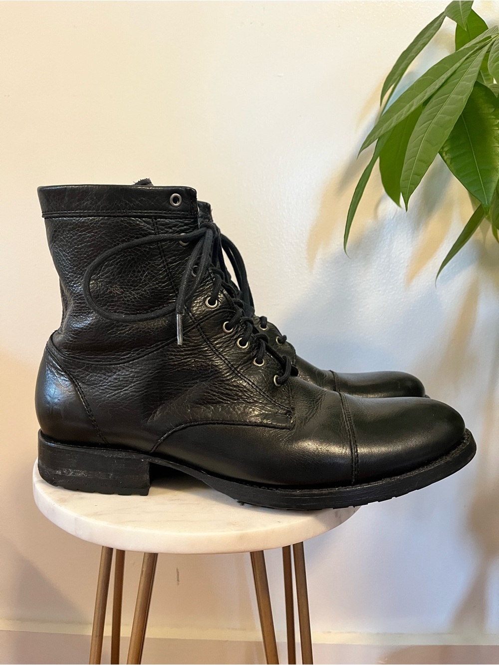 Frye Black Leather Lace Up Combat Boots Cap Toe Size 10 B Made in Mexico
